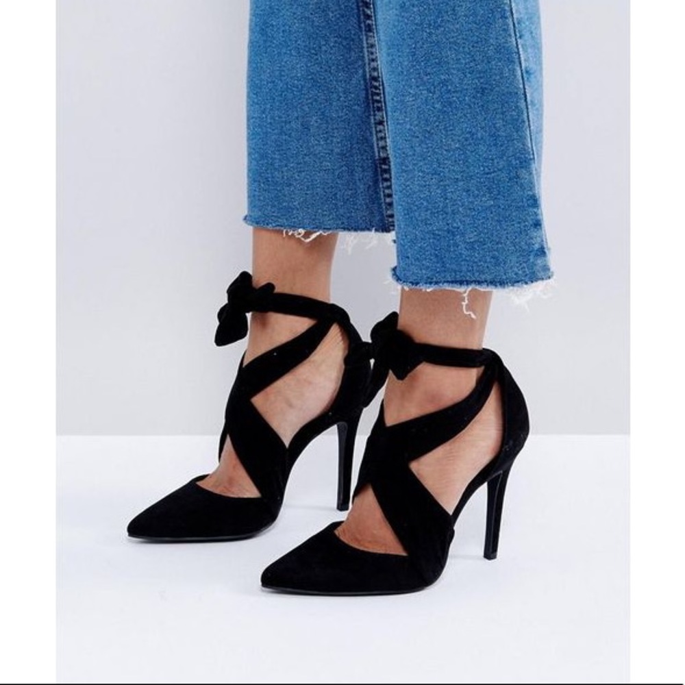 Tie up Heels
